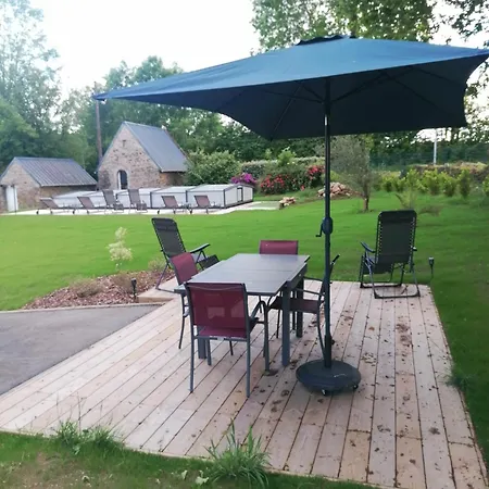 Les Gites De L'Etang De La Foret 2 Brandivy Exterior photo
